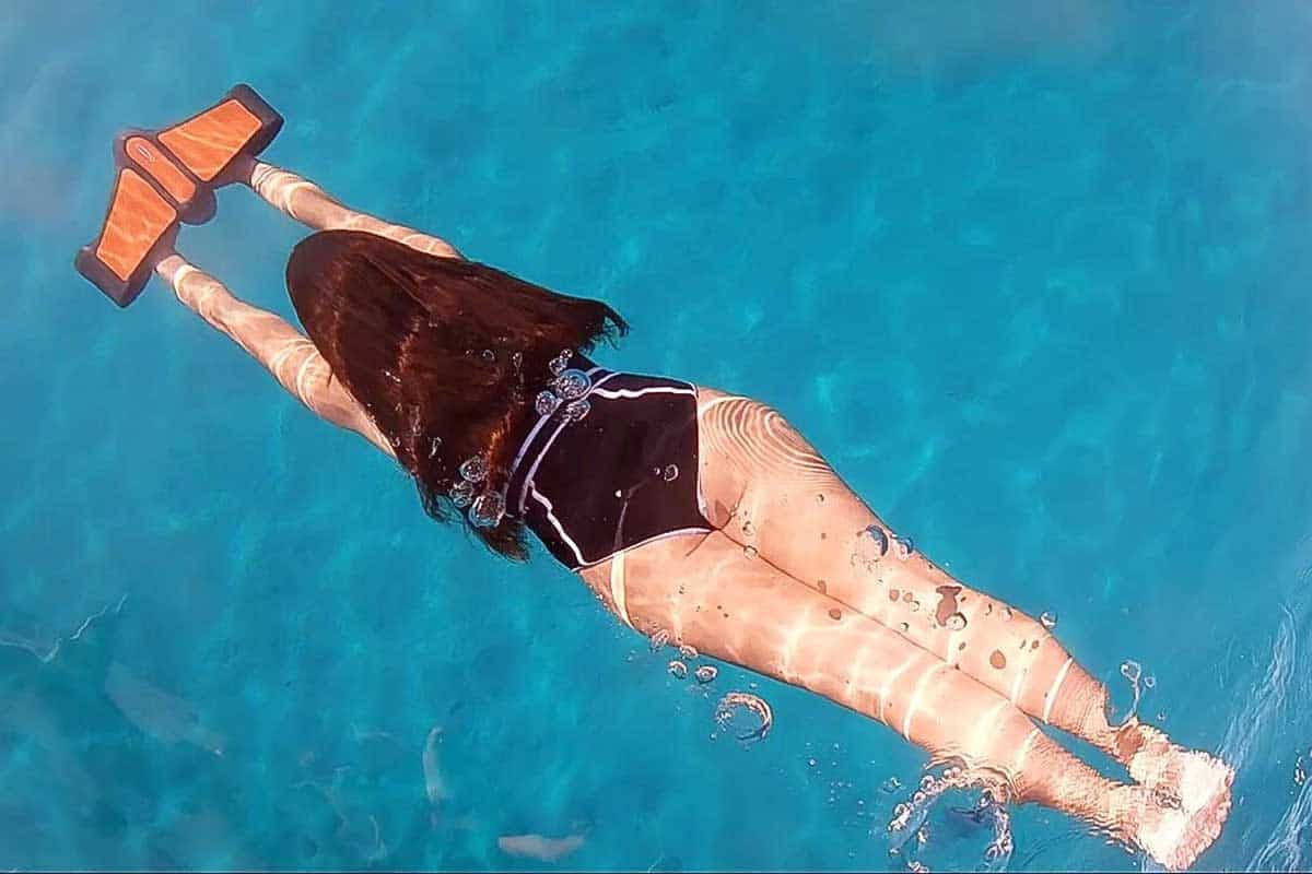 Geneinno Tauchscooter im Pool