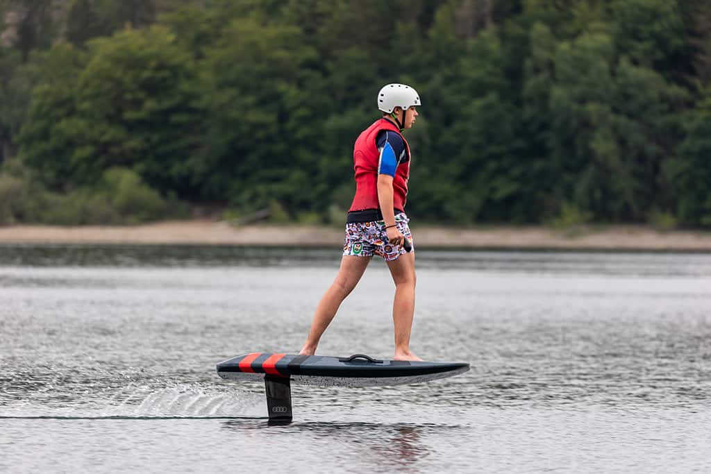 Audi by Aerofoils mieten Audi Adventure eFoil Kurs buchen